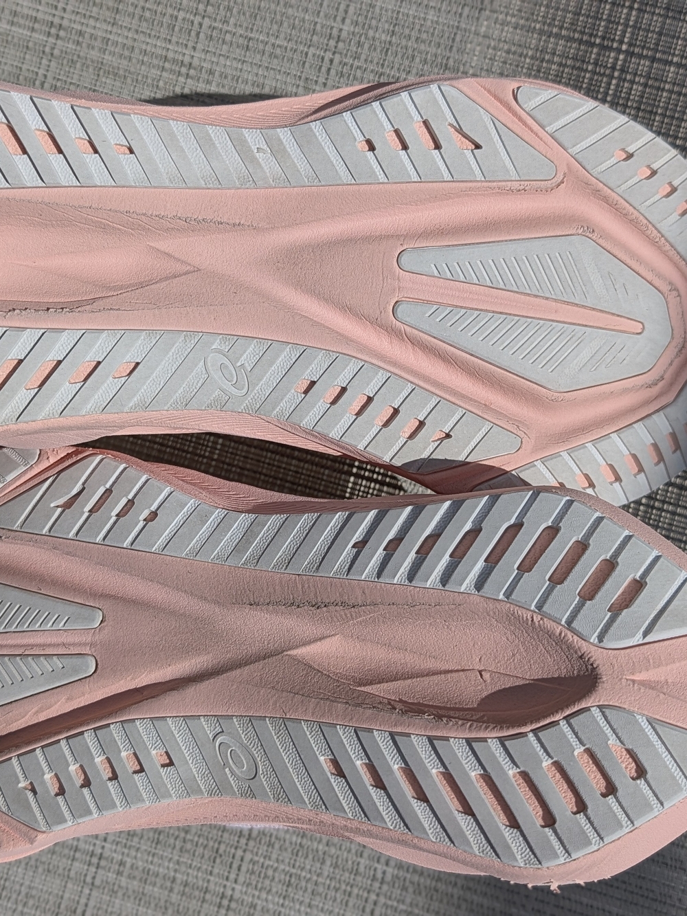 ASICS Novablast 5 Womens 8.5 Pink Running Shoes FF Blast Max Good Condition. - Picture 11 of 12